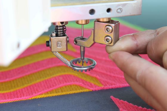 Inicio / Máquina de bordado de chenille con pantalla grande