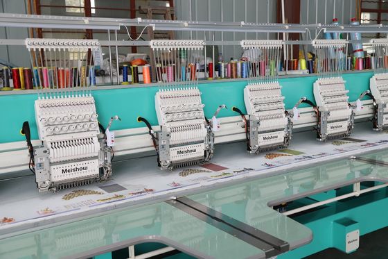 Máquina de bordado de paletas de seda única 15 agujas 12 cabezas Área de personalización