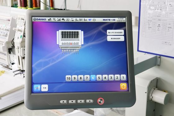 Máquina de bordado de cinta de versatilidad 220V 380V Máquina de bordado personalizada